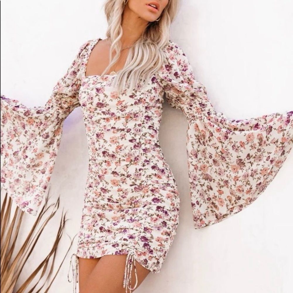 VICI Floral Print Ruched Bell Sleeve Boho Mini Dress Women’s Size Medium
